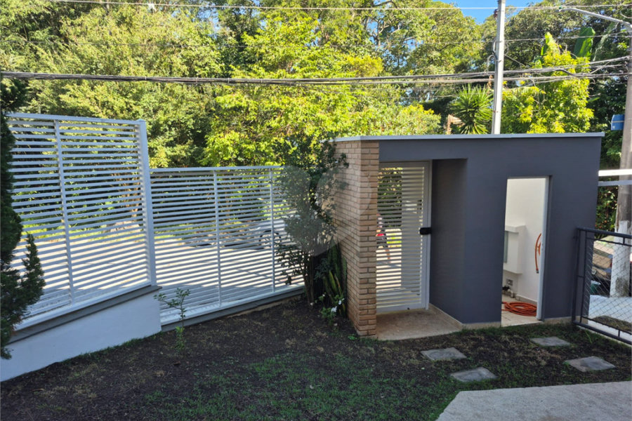 Casa para alugar com 5 quartos, sendo 4 suítes, no condomínio Colinas Japore, São Paulo - SP