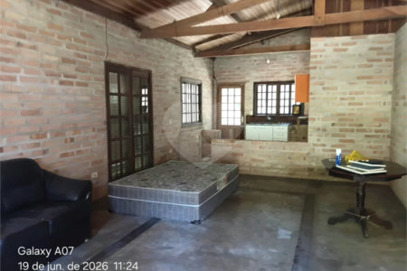 Chácara à venda com 3 quartos, sendo 1 suíte, no Centro (canguera), São Roque, SP