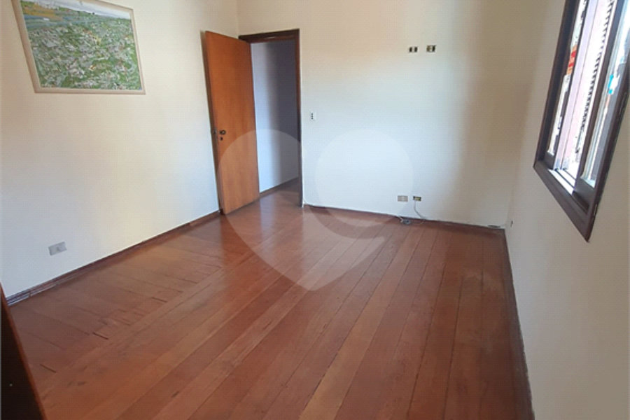 Sobrado à venda com 4 quartos, sendo 1 suíte, em Vila Pereira Barreto, São Paulo, SP