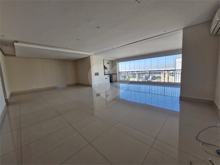 Apartamento para alugar com 3 suítes em Santana, São Paulo, SP