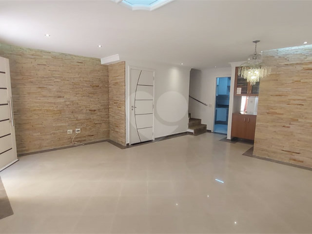 Casa para alugar com 3 quartos, sendo 1 suíte,  no condomínio Santanna, São Paulo - SP