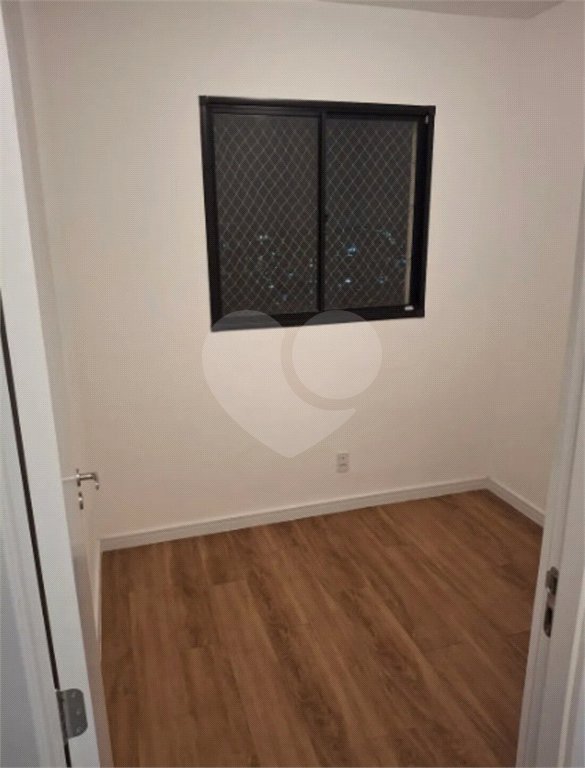 Apartamento à venda com 2 quartos em Parque Maria Helena, São Paulo, SP