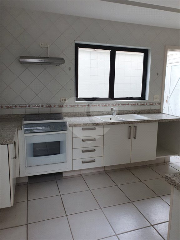 Casa à venda com 2 quartos, sendo 1 suíte,  no condomínio Flamboyant, São Paulo - SP