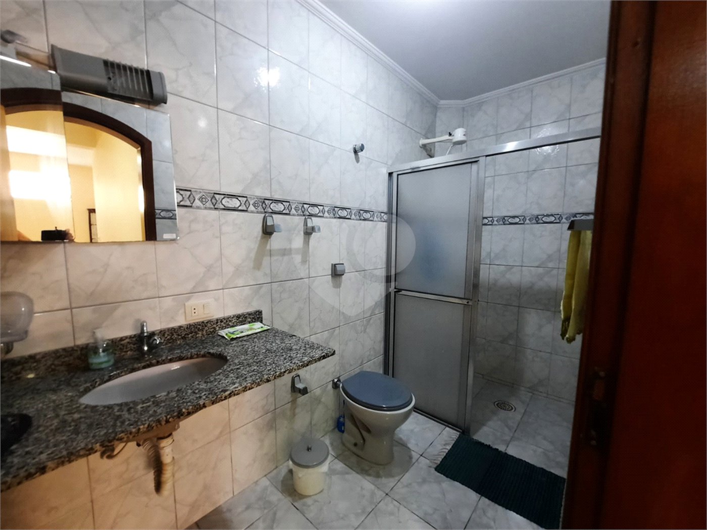 Sobrado à venda com 4 quartos, sendo 3 suítes, em Região Central, Caieiras, SP