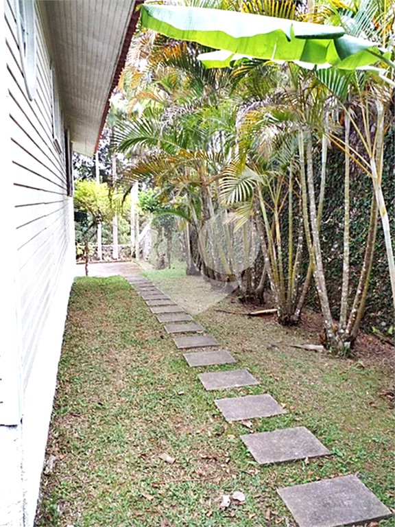 Casa à venda com 4 quartos, sendo 1 suíte,  no condomínio Parque Imperial da Cantareira, Mairiporã - SP