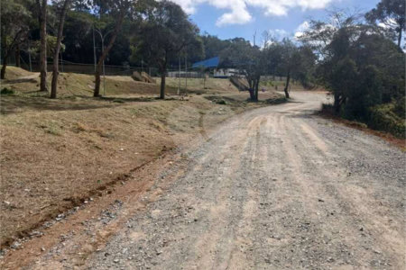 Terreno à venda no condomínio Portal dos Pássaros II, Mairinque - SP