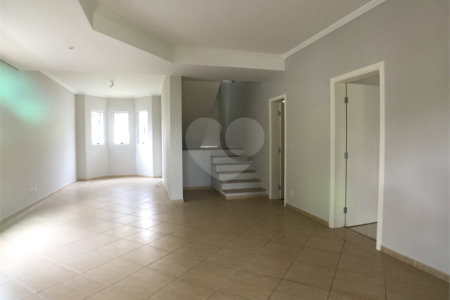 Casa à venda ou para alugar com 3 suítes no condomínio Recanto dos Paturis, Vinhedo - SP