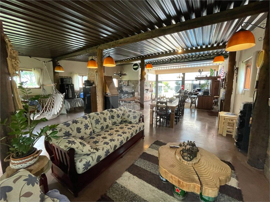 Casa à venda com 3 suítes no condomínio Village Ipanema I, Araçoiaba da Serra - SP