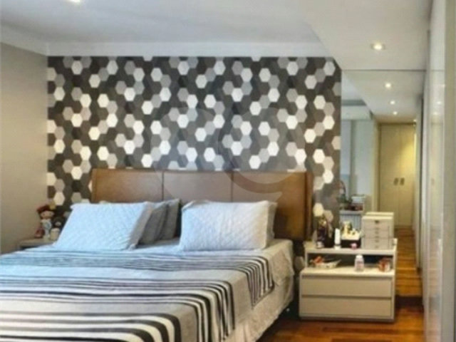 Cobertura à venda com 3 suítes em Vila Olímpia, São Paulo, SP