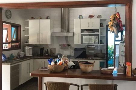 Sobrado à venda com 5 quartos, sendo 3 suítes, em Barra do Una, São Sebastião, SP