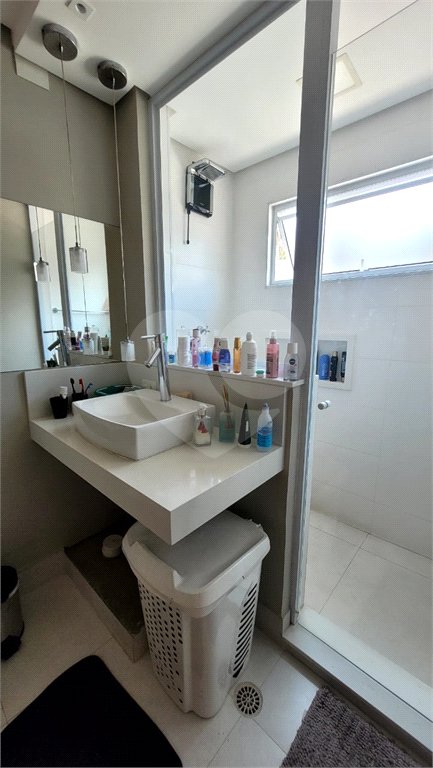 Sobrado à venda com 3 quartos, sendo 1 suíte, em Vila Nivi, São Paulo, SP