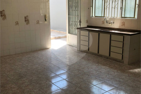 Sobrado à venda ou para alugar com 4 quartos, sendo 1 suíte, em Vila Regente Feijó, São Paulo, SP