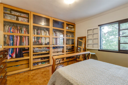 Sobrado à venda com 4 quartos, sendo 1 suíte, em Alto da Boa Vista, São Paulo, SP