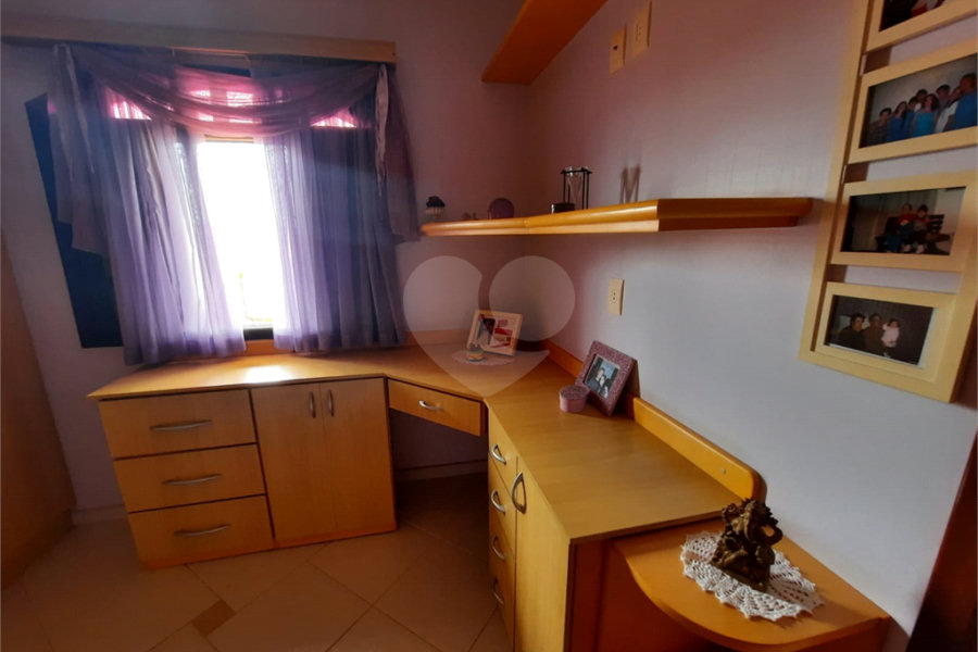 Sobrado à venda com 4 quartos, sendo 3 suítes, em Região Central, Caieiras, SP