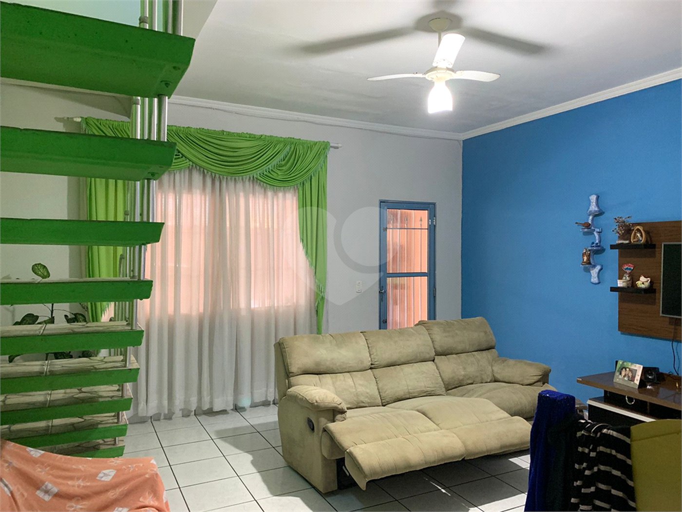 Sobrado à venda com 3 quartos, sendo 2 suítes, em Jardim São Lázaro, Ferraz de Vasconcelos, SP