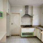 Casa à venda com 3 suítes no condomínio Recanto dos Paturis, Vinhedo - SP