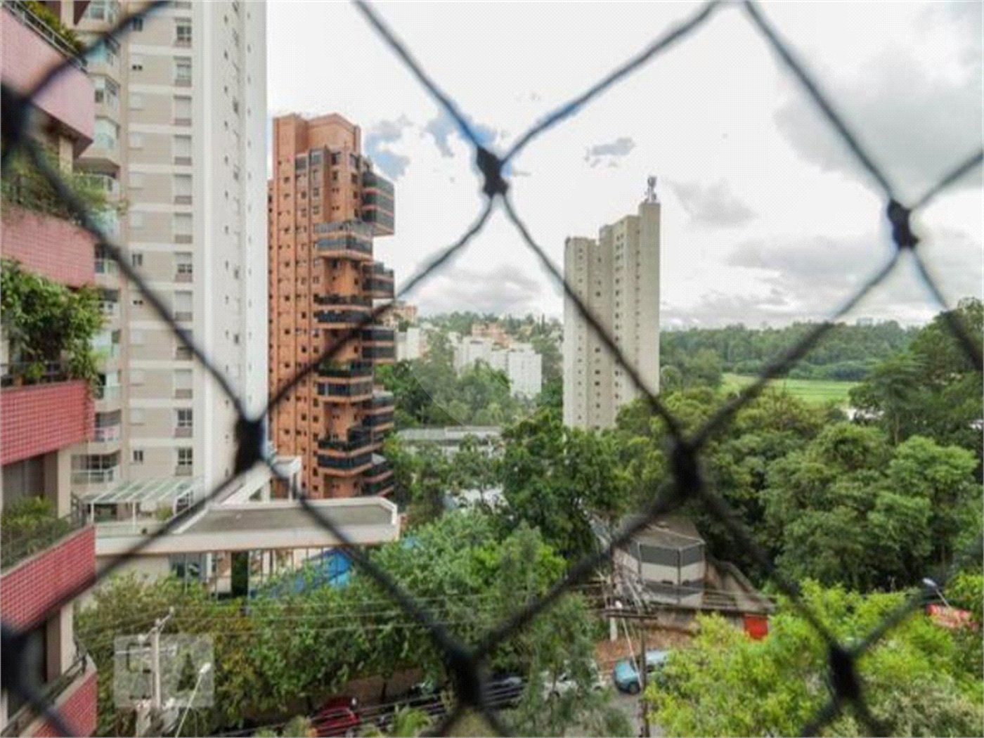 Apartamento à venda ou para alugar com 3 suítes em Jardim Fonte do Morumbi, São Paulo, SP