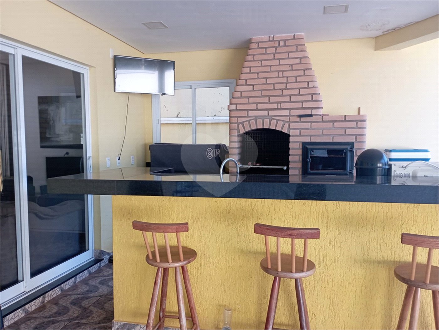Casa à venda com 3 quartos, sendo 1 suíte, no condomínio Campos do Conde I, Paulínia - SP