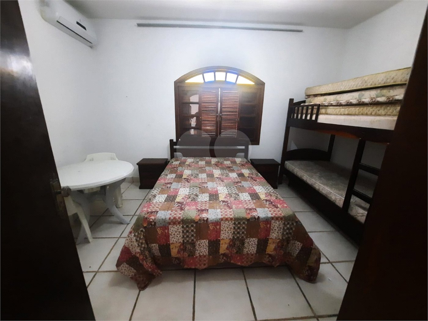 Casa à venda com 3 quartos, sendo 1 suíte,  em Jardim Aruan, Caraguatatuba, SP