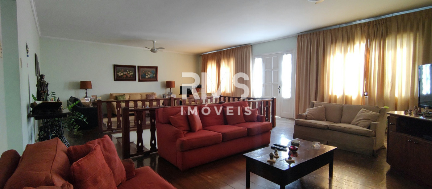 Casa à venda com 4 quartos, sendo 2 suítes,  no Centro, Itu, SP