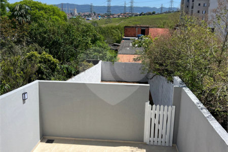 Sobrado à venda com 3 quartos, sendo 1 suíte, em Conjunto Habitacional Brás Cubas, Mogi das Cruzes, SP
