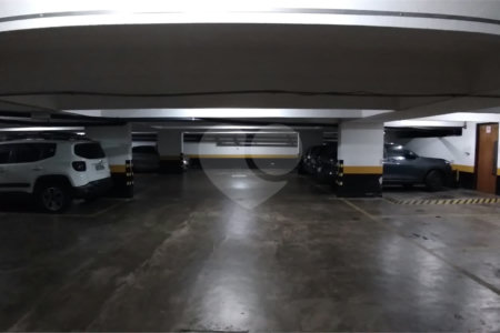 Apartamento à venda com 3 quartos, sendo 1 suíte,  em Cerqueira César, São Paulo, SP
