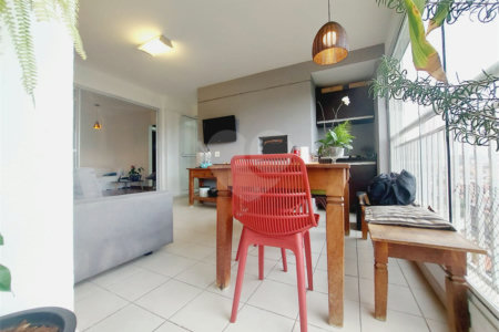Apartamento à venda com 3 quartos, sendo 1 suíte,  em Vila Ipojuca, São Paulo, SP