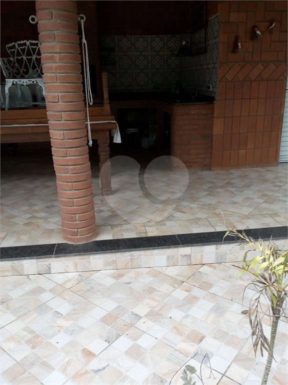 Chácara à venda com 3 quartos, sendo 1 suíte,  em Conjunto Habitacional Brás Cubas, Mogi das Cruzes, SP