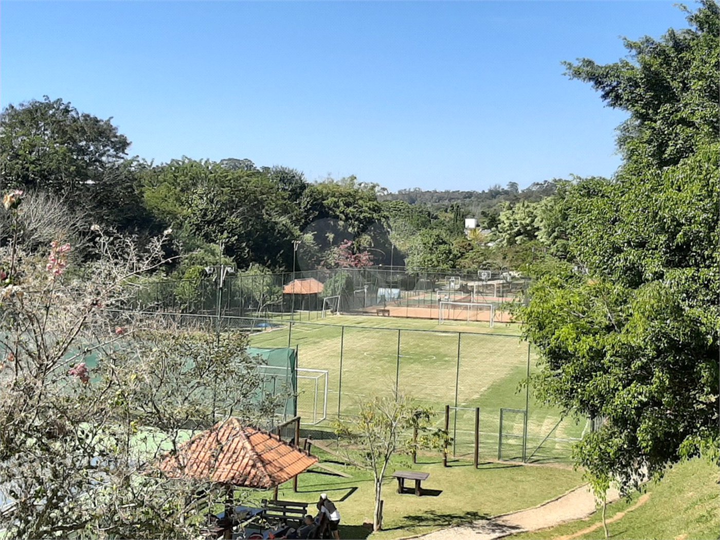 Casa à venda com 3 suítes no condomínio Villaggio Capriccio, Louveira - SP