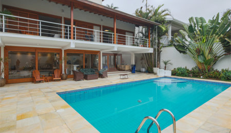 Casa à venda com 6 suítes em Jardim Cordeiro, São Paulo, SP