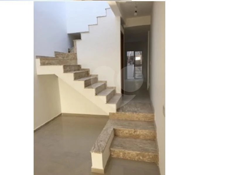 Sobrado novo nunca habitado.