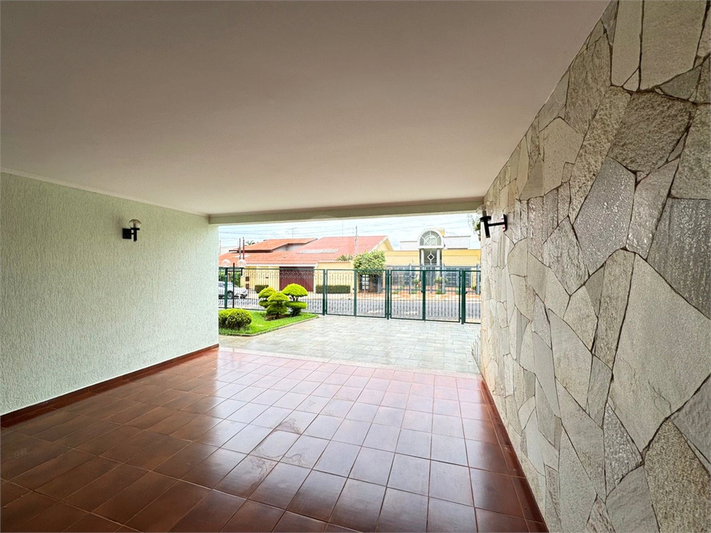 Casa à venda com 4 quartos, sendo 2 suítes, em Ribeirânia, Ribeirão Preto, SP