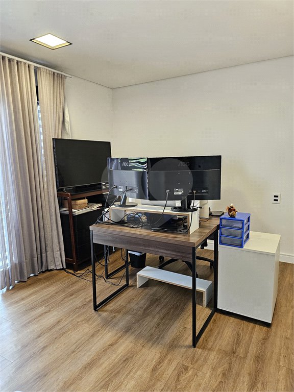 Sobrado à venda ou para alugar com 1 quarto, sendo 5 suítes, em Chácara Monte Alegre, São Paulo, SP