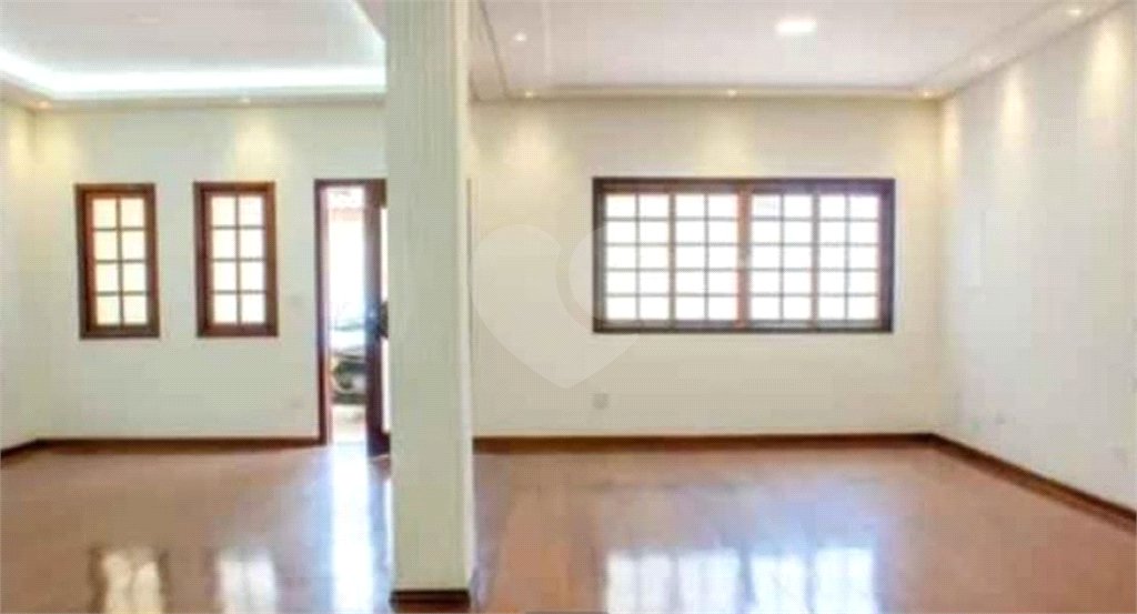 Casa à venda com 4 quartos, sendo 3 suítes,  em Cerâmica, São Caetano do Sul, SP
