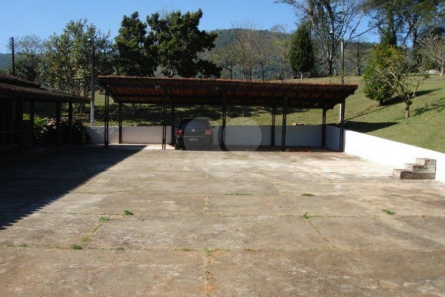 Sítio à venda com 10 quartos em Sítio Arueira, Piracaia, SP