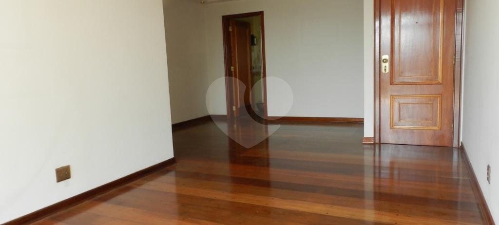 Apartamento à venda com 3 quartos, sendo 1 suíte, em Alto da Boa Vista, São Paulo, SP