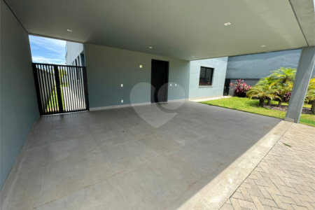 Casa à venda com 4 suítes no condomínio Villas do Golf, Itu - SP