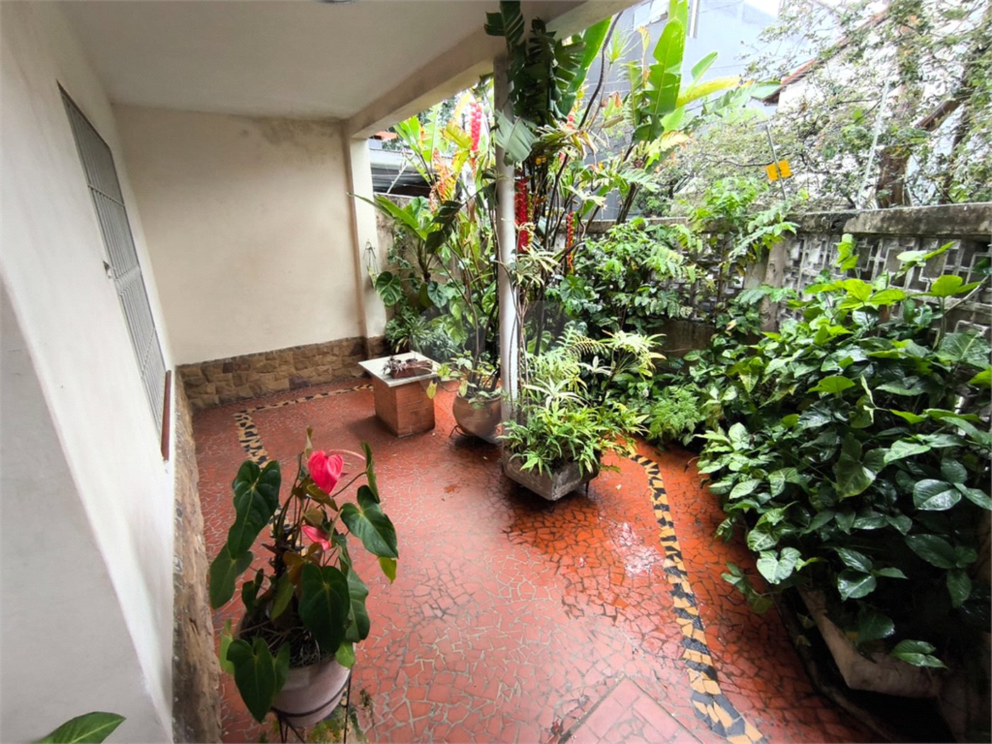 Sobrado à venda com 5 quartos, sendo 1 suíte, em Jardim Trussardi, São Paulo, SP