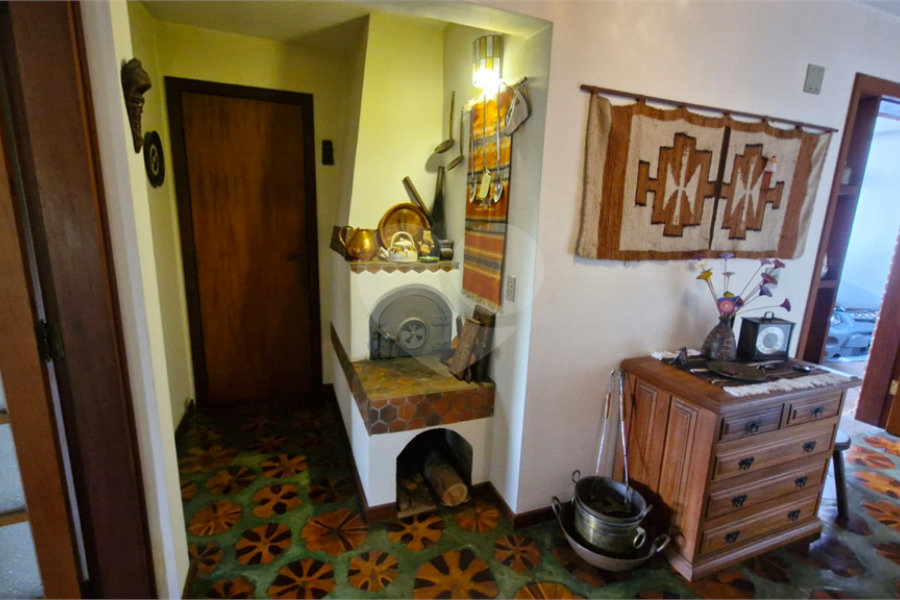 Sobrado à venda com 4 quartos, sendo 1 suíte, em Tremembé, São Paulo, SP