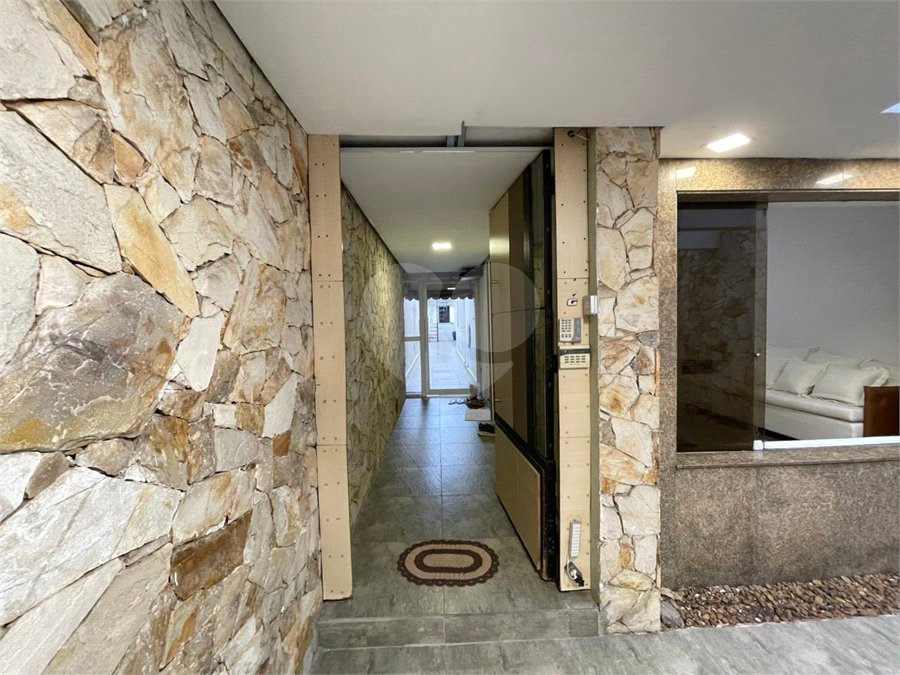 Sobrado à venda com 3 quartos em Quinta da Paineira, São Paulo, SP