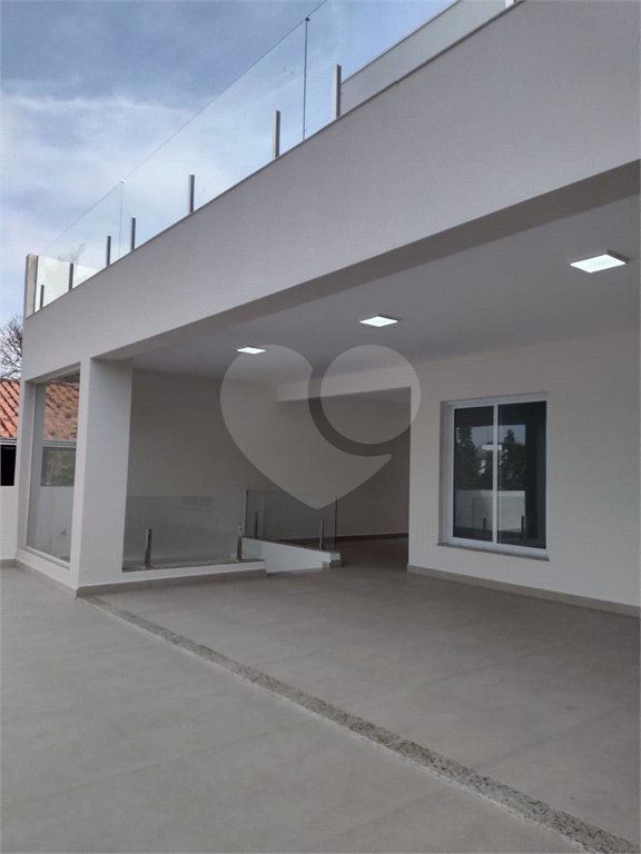 Casa à venda com 4 suítes no condomínio Estância Marambaia, Vinhedo - SP