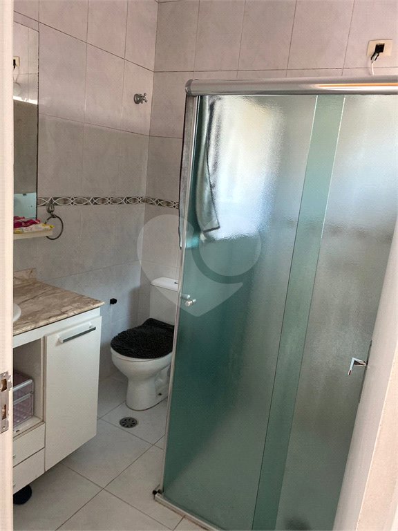 Casa à venda com 3 quartos, sendo 2 suítes, no condomínio Ibarra, São Paulo - SP