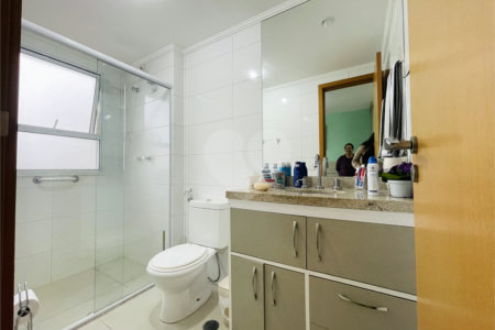 Apartamento à venda com 2 suítes em Vila Scarpelli, Santo André, SP