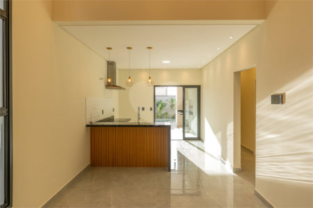 Casa à venda com 3 quartos, sendo 1 suíte, no condomínio Reserva do Vale, Caçapava - SP