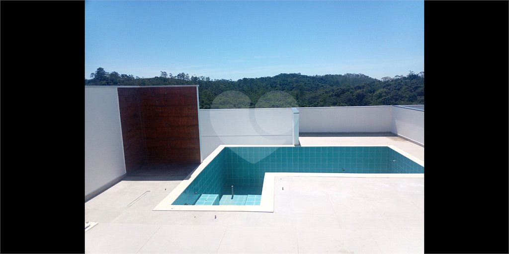 Sobrado à venda com 3 suítes em Cézar de Souza, Mogi das Cruzes, SP