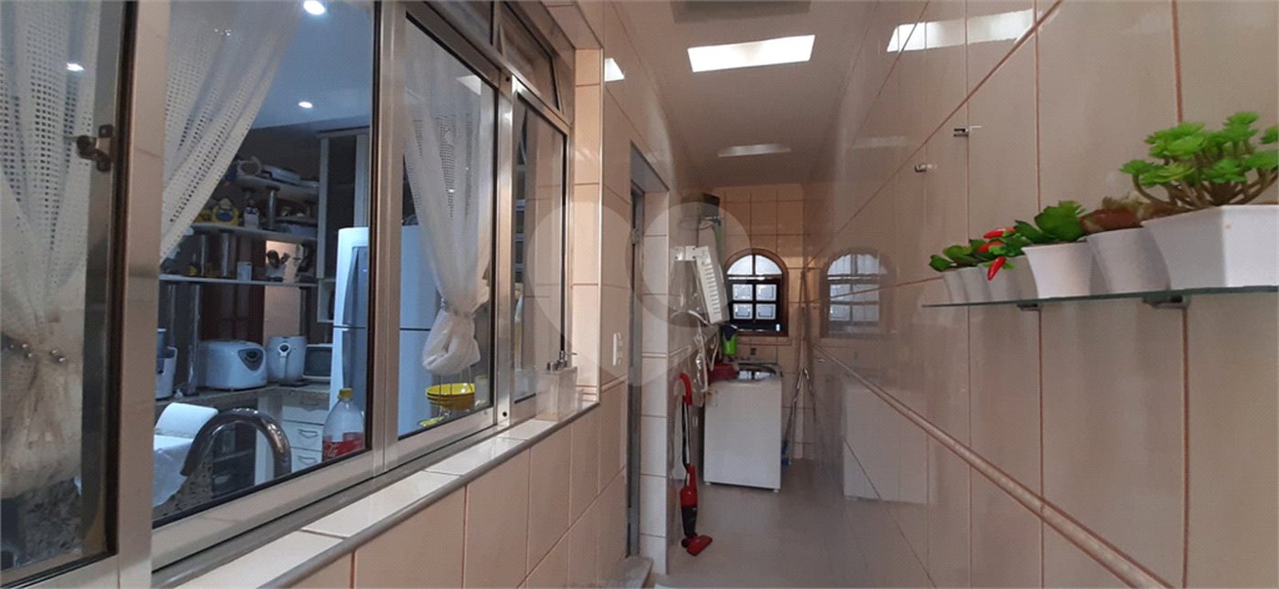 Sobrado à venda com 2 quartos em Horto, São Paulo, SP