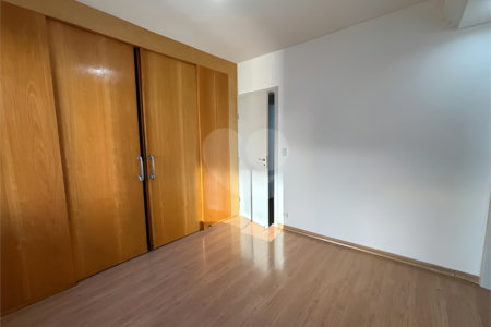 Apartamento à venda com 3 quartos, sendo 1 suíte, em Cerqueira César, São Paulo, SP