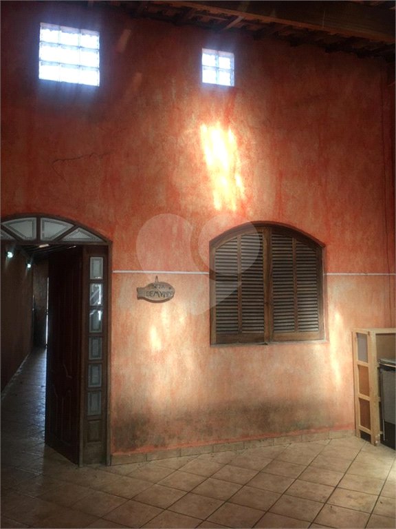 Casa à venda com 3 quartos em Vila Pirajussara, São Paulo, SP