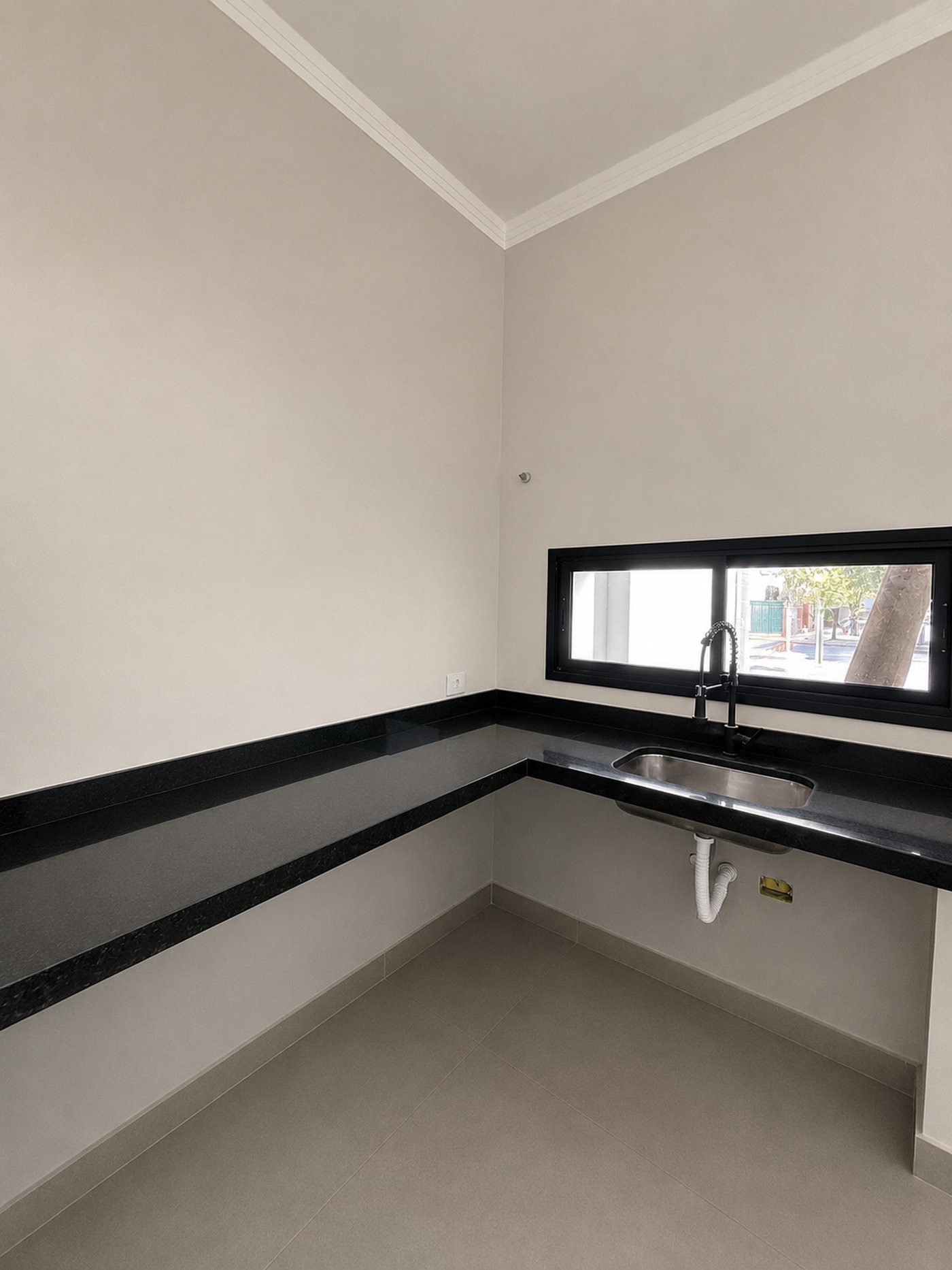 Casa à venda com 3 quartos, sendo 1 suíte,  em Parque Residencial Quinta da Lagoa, Três Lagoas, MS