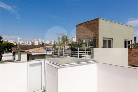 Sobrado à venda com 3 quartos, sendo 1 suíte,  em Brooklin Paulista, São Paulo, SP